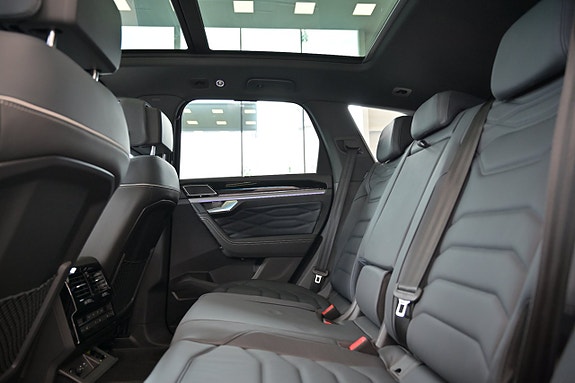 Volkswagen Touareg 30 of 30