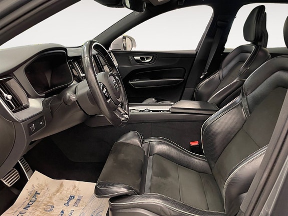 Volvo XC60 9 of 23