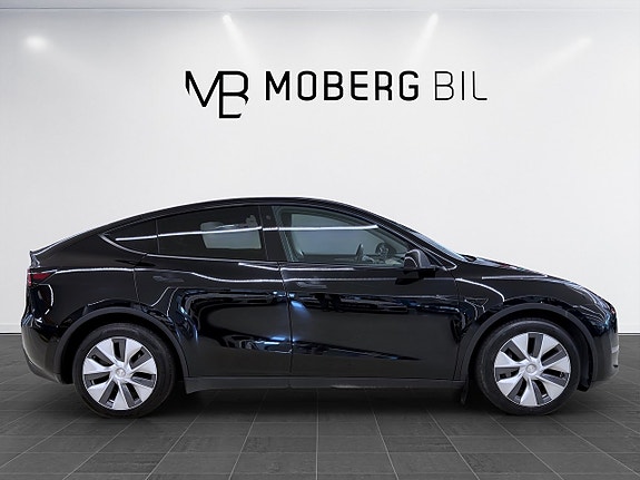Tesla Model Y 5 of 5