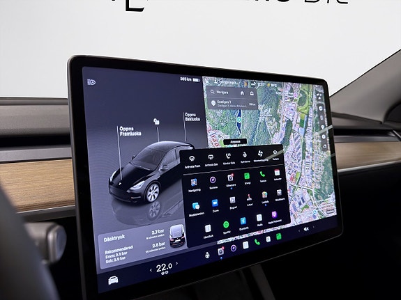 Tesla Model Y 16 of 19