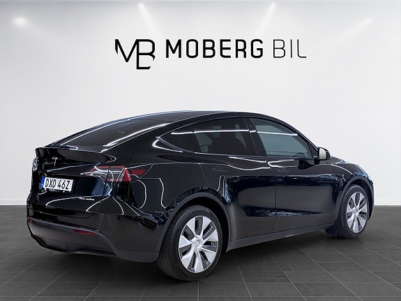 Tesla Model Y 6 of 19