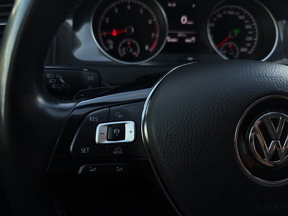 Volkswagen Golf VII 18 of 18