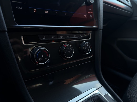 Volkswagen Golf VII 17 of 18