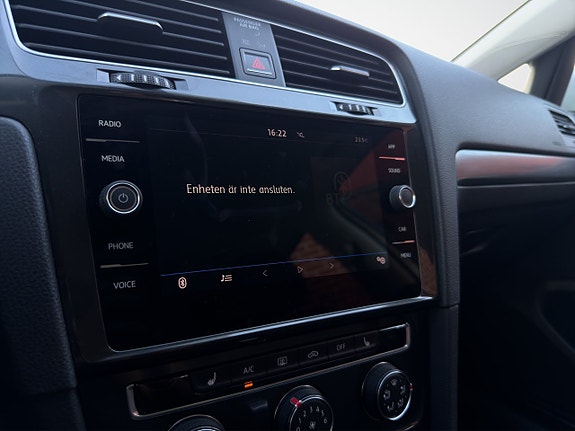 Volkswagen Golf VII 16 of 18