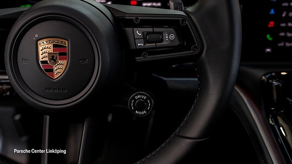 Porsche Panamera 4 16 of 23