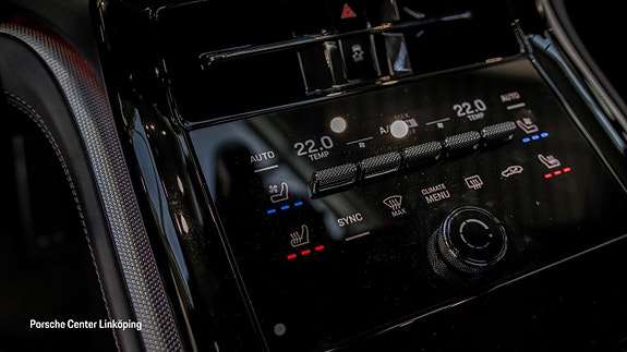 Porsche Panamera 4 13 of 23