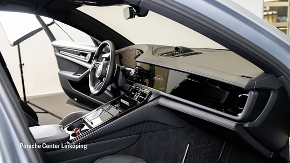 Porsche Panamera 4 24 of 25