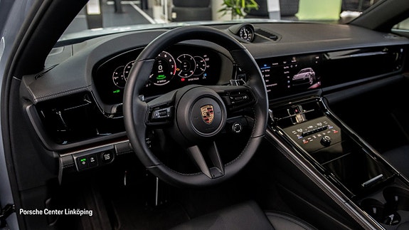 Porsche Panamera 4 10 of 23