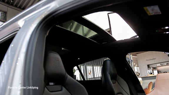 Porsche Panamera 4 20 of 23