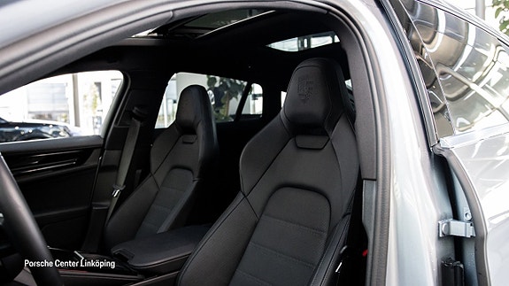 Porsche Panamera 4 9 of 23