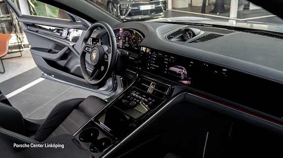 Porsche Panamera 4 21 of 23