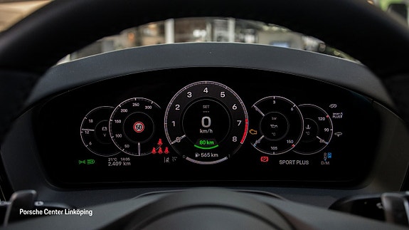 Porsche Panamera 4 11 of 23