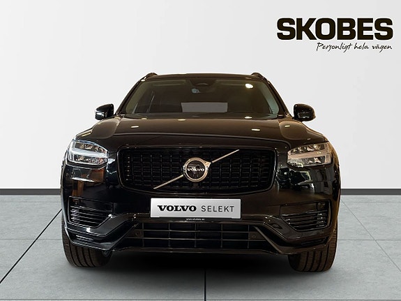 Volvo XC90 2 of 5