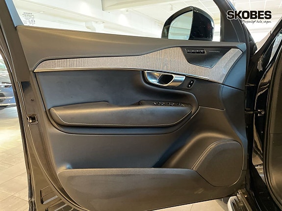 Volvo XC90 16 of 20