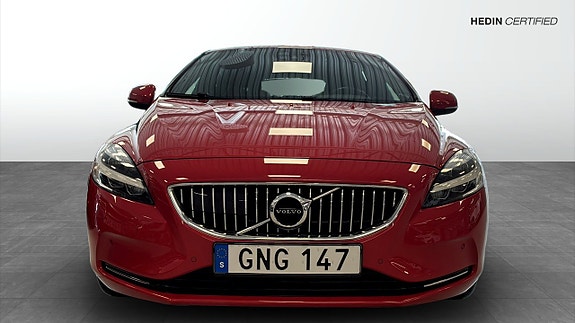 Volvo V40 8 of 9