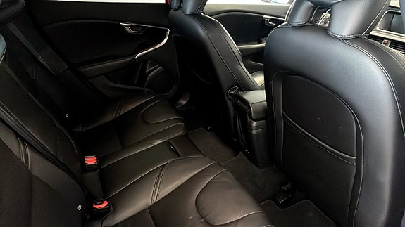 Volvo V40 5 of 9