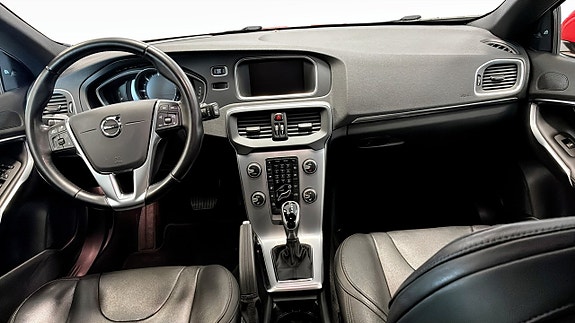Volvo V40 4 of 9