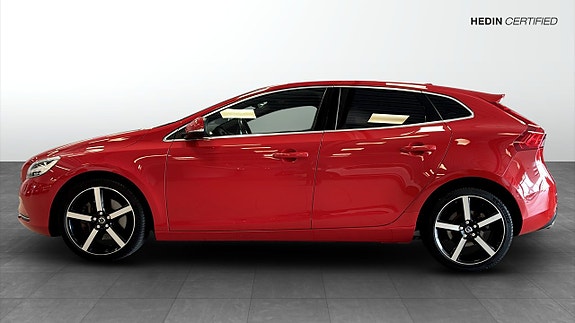 Volvo V40 6 of 9