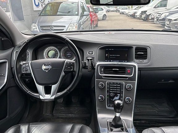 Volvo V60 7 of 8