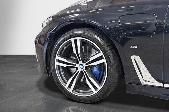 BMW 740Le 28 of 29