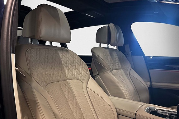 BMW 740Le 13 of 29