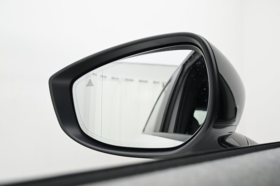 Mazda MX-30 21 of 27