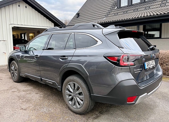 Subaru Outback 3 of 5