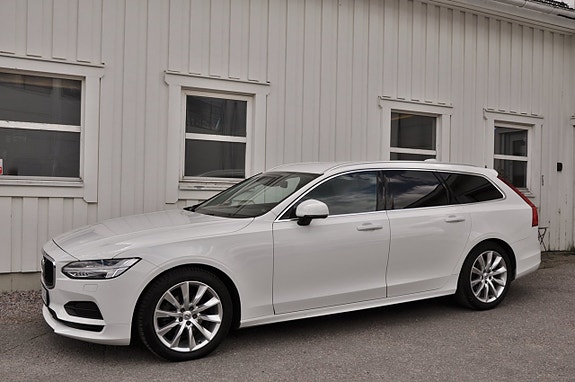 Volvo V90 2 of 11