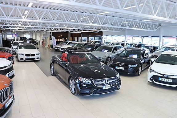 Mercedes-Benz E450 3 of 30