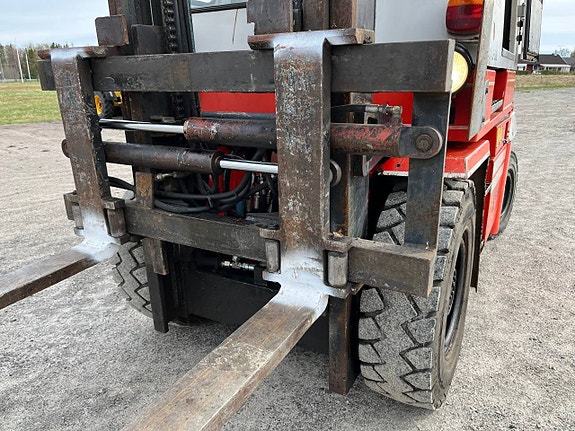 Kalmar Dieseltruck DC 4,5-500. Perkins 4 Cyl 7 of 12