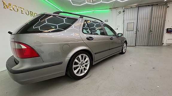 Saab 9-5 4 of 5