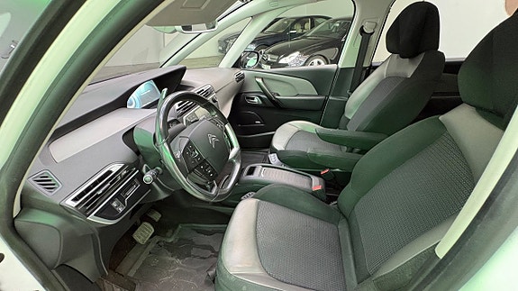 Citroen Grand C4 Picasso 13 of 24