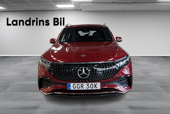 Mercedes-Benz EQB250+ 2 of 5