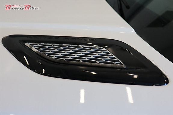 Land Rover Range Rover Sport 17 of 24