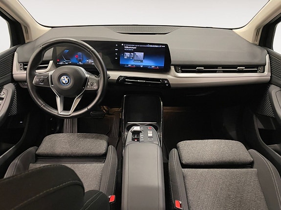 BMW 225xe 10 of 24