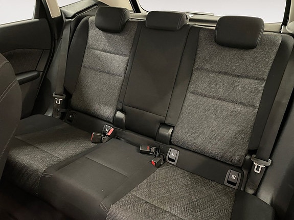 BMW 225xe 14 of 24