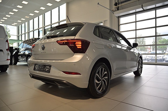 Volkswagen Polo 10 of 27