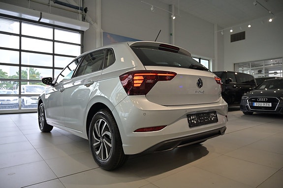 Volkswagen Polo 8 of 27
