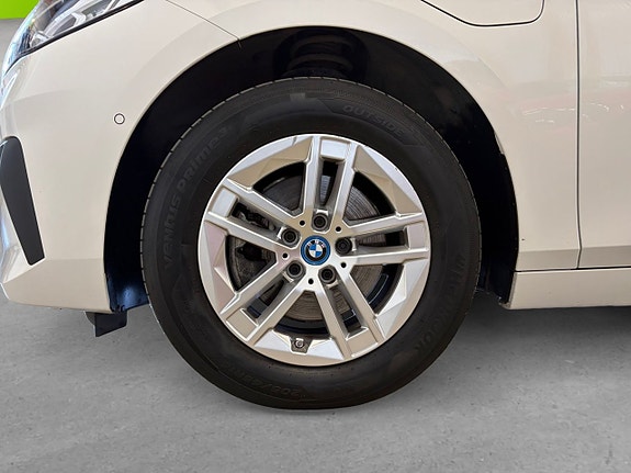 BMW 225xe 8 of 21
