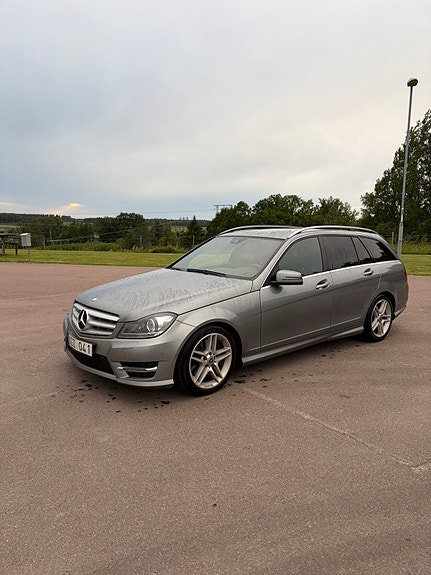 Mercedes-Benz C250 3 of 6