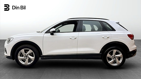 Audi Q3 2 of 18