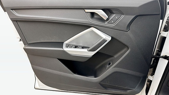 Audi Q3 14 of 18