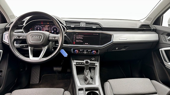 Audi Q3 10 of 18