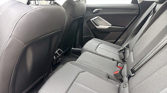 Audi Q3 12 of 18