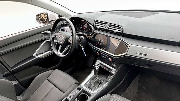 Audi Q3 11 of 18