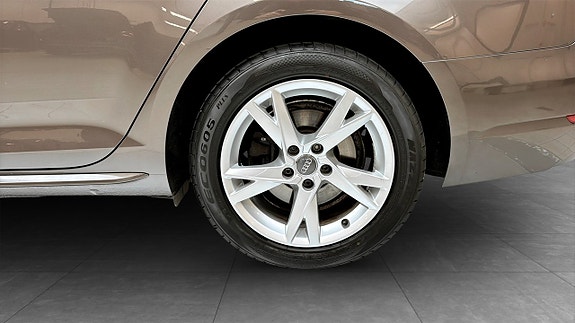 Audi A4 6 of 15