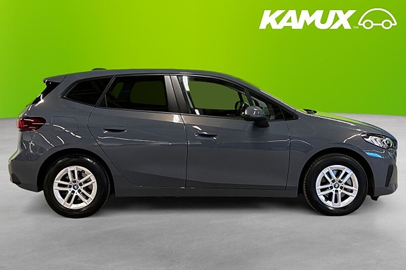 BMW 225xe 2 of 5