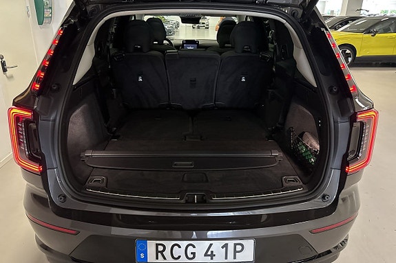 Volvo EX90 7 of 9