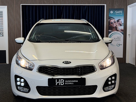 Kia Ceed 2 of 5
