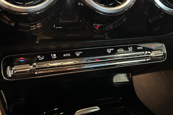 Mercedes-Benz A180 12 of 15